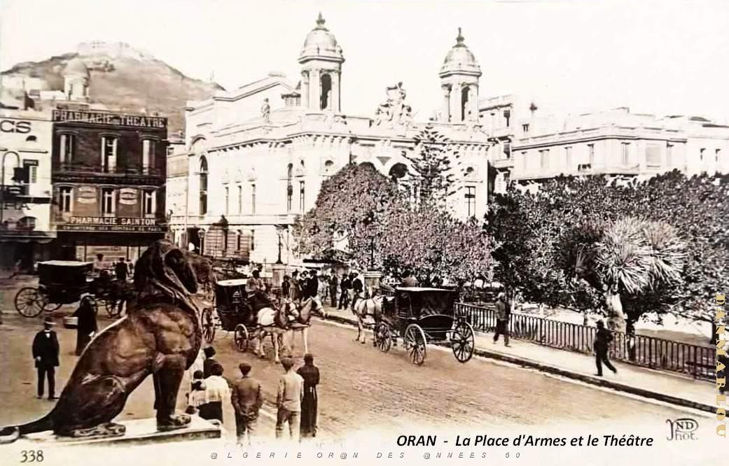 2789- Oran - Place d'Armes et Theatre - 1944.jpg
